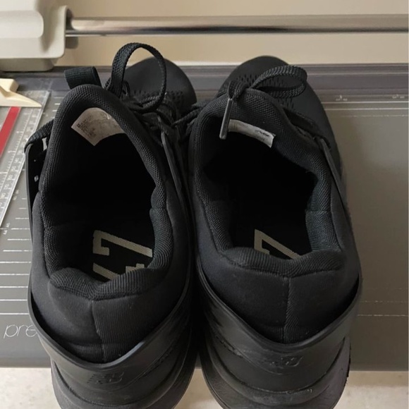 Used New Balance 247 size 11 - Picture 3 of 4